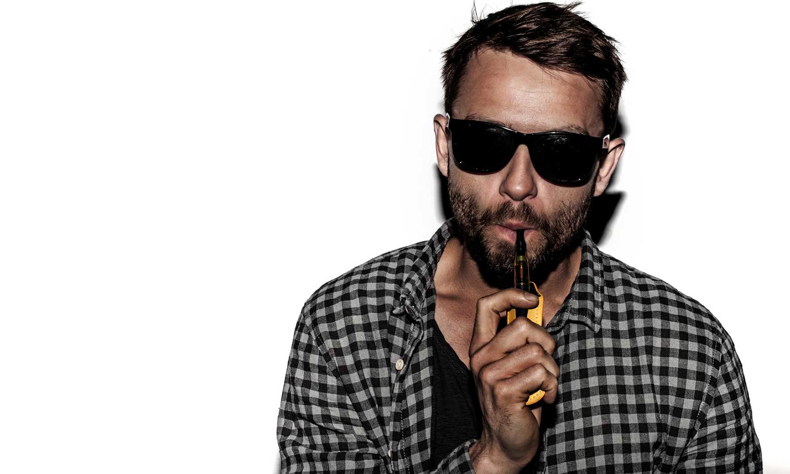 Британські вчені довели, що електронні сигарети допоможуть кинути курити 3 UK smoker switches to vaping